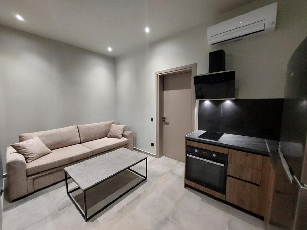 Rea'S Luxury Apartments Ступа Екстериор снимка