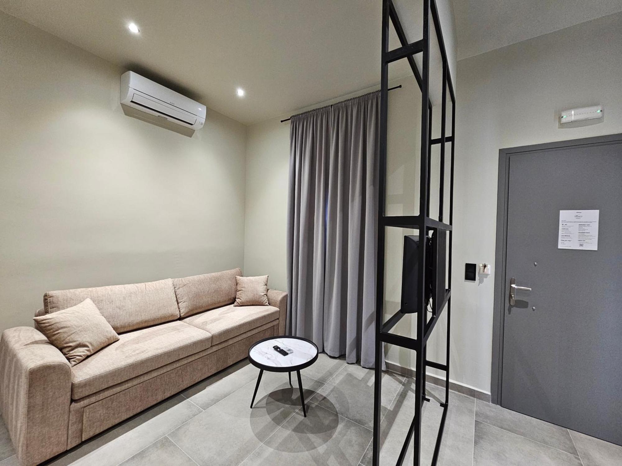 Rea'S Luxury Apartments Ступа Екстериор снимка