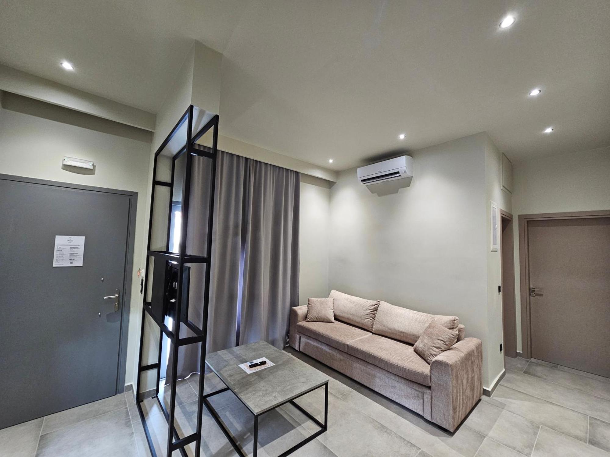 Rea'S Luxury Apartments Ступа Екстериор снимка