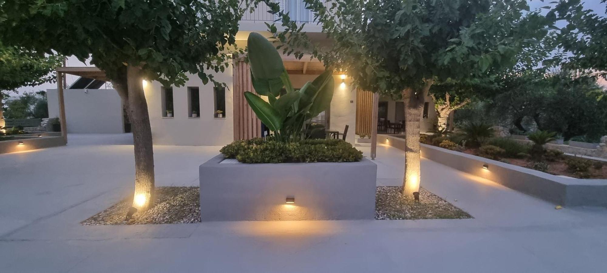 Rea'S Luxury Apartments Ступа Екстериор снимка